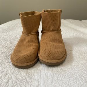 Womens UGG boots (EUC)